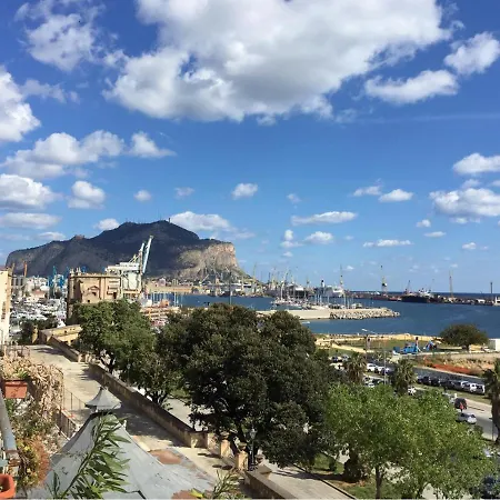 Amazing Sea View In Historic Building In Downtown By Wonderful Italy Apartment Palermo