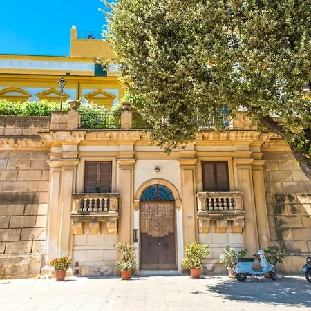Amazing Sea View In Historic Building In Downtown By Wonderful Italy *